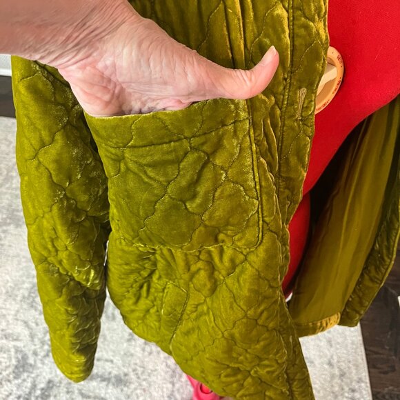 Crushed green velvet Shirt-Jacket ANTHROPOLOGIE Sz Large NWOT  Chartreuse - Picture 9 of 10